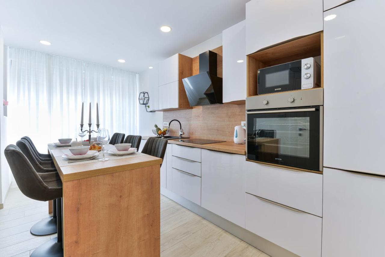 Zara Lumina Apartment Exterior photo